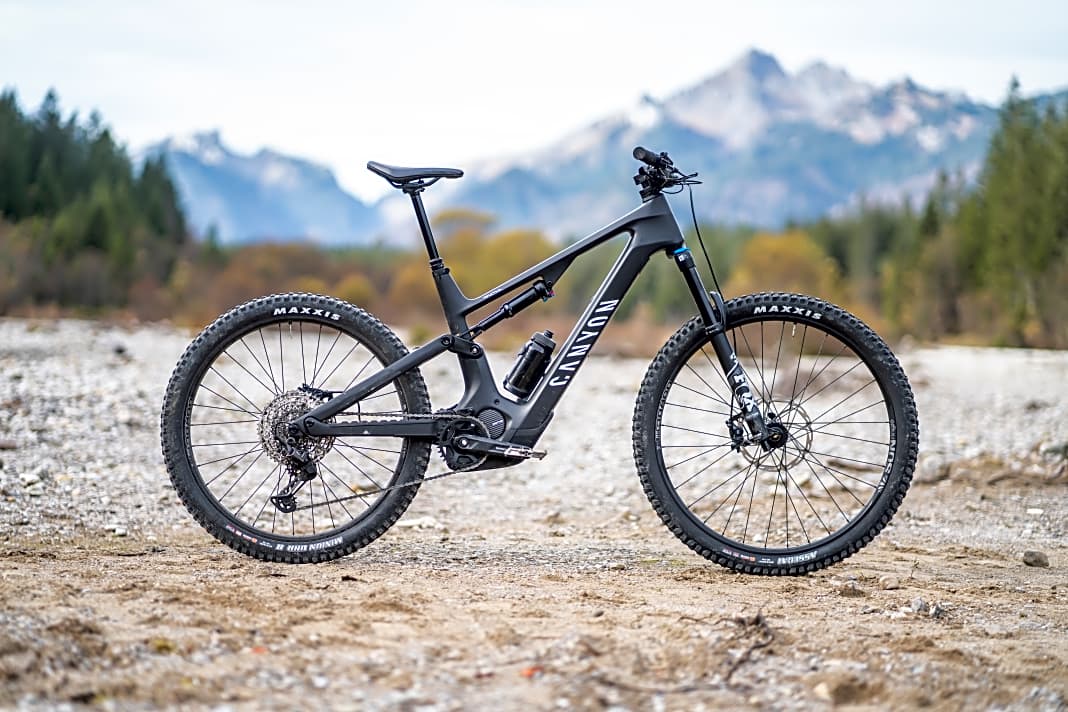 Canyon Spectral:On // Shimano EP8 (900 Wh) // 6299 Euro // 24,2 (Größe L) // 29 / 27,5 Zoll // 150 / 155 mm