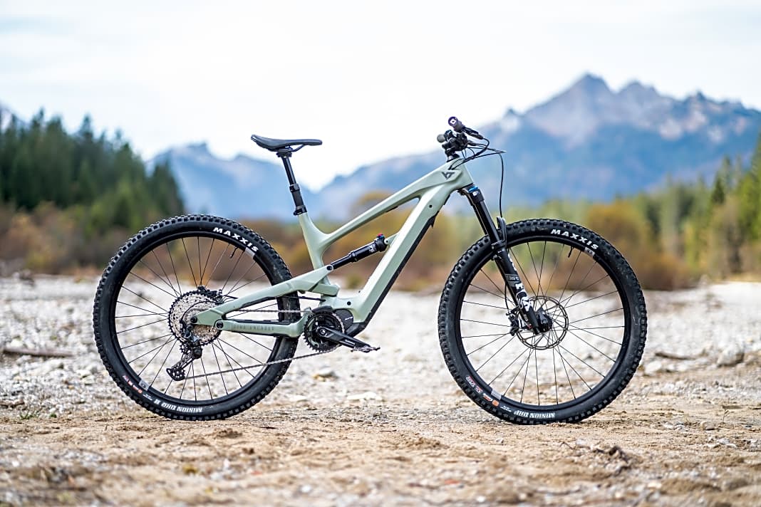 Test All Mountain EBikes 2023 YT Decoy 29 Core 3 BIKE