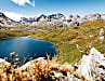 Grenze überschritten: Kurz nach dem Maighelspass begrüßt einen der Kanton Uri mit wunderschönen Aussichten und einem ewig langen Trail hinunter Richtung Andermatt. Dort kann man den Akku wieder aufladen, bevor es zurück nach Graubünden geht.