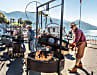 Mitte Oktober findet das Kastanienfest in Ascona statt. Über 2000 Kilo Kastanien werden von den "Maronatt" über dem Feuer geröstet. An den Marktständen findet man viele verschiedene, aus Kastanien hergestellte Köstlichkeiten wie Marmelade, Honig, und Kuchen.