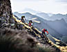 Die entlegensten Orte und besten Aussichten der Alpen liegen oft in unwegsamem Gelände. Enduros klettern zwar nicht schnell, scheuen dafür aber keine verblockten Trails oder steile Abfahrten. 