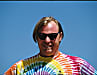 Kurios: John Parker, der Yeti Cycles Mitte der Achtziger gründete, war selbst kein aktiver Biker. Er liebte viel mehr alte Motorräder. Am aufkeimenden MTB-Sport faszinierte ihn der einzigartige Mix aus Racing, Technik und Rock’n’Roll-Spirit. Parkers Markenzeichen waren die knallbunten Shirts im Batik-Style, die er mit Yeti-Logo bedruckt auch verkaufte. 