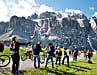 Wie Reißzähne stemmen sich die Dolomiten-Wände am Dantercepies in den Himmel. Der 2300 Meter hoch gelegene Gipfelgrat ist einer der Hot Spots – auch für Zuschauer.