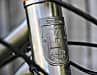 Rabbit Cycles Emblem auf dem Bike steht für "Finest Titanium Handcrafted Bikes, Germany"