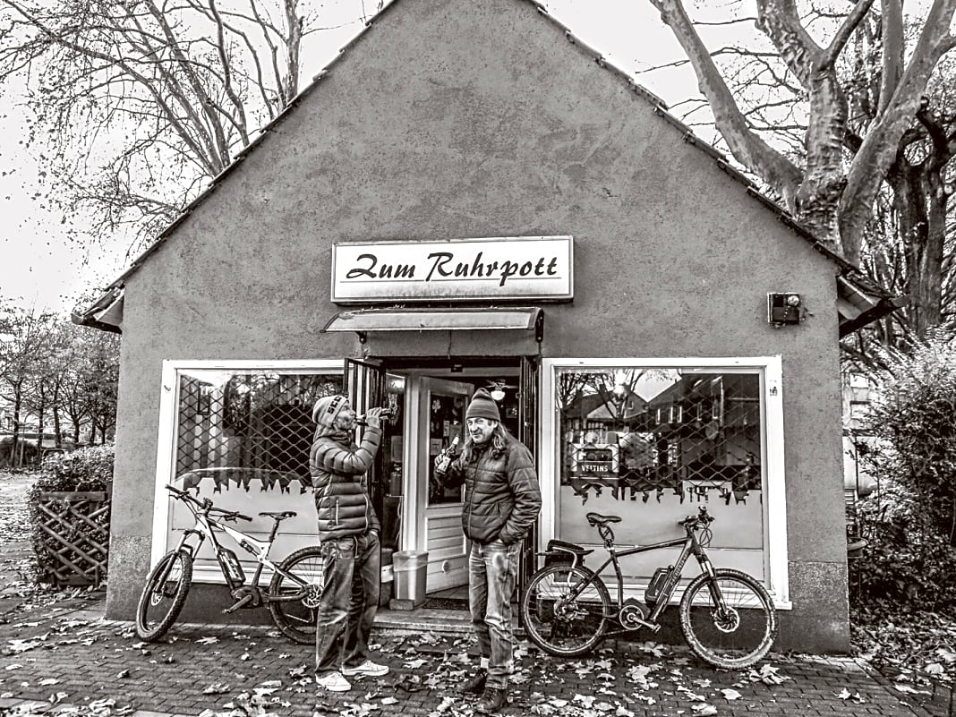 Nirgends perlt das Köpi nach Schichtende besser als im "Zum Ruhrpott", einem pittoresken Kiosk im Recklinghausener Stadtteil Hochlarmark. 