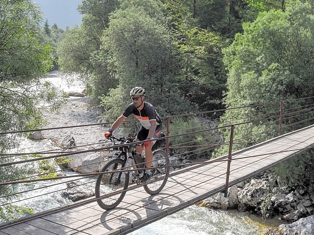 Der erste Teil des zweiten Tages verläuft entlang des berühmten Flusses Isonzo (slowenisch: Soca). 