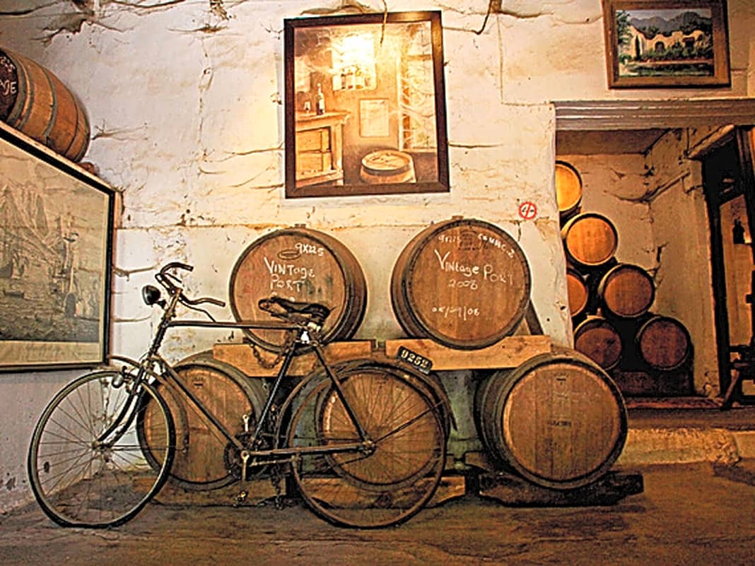 Ein Wine Tasting gehört dazu. Zum Beispiel im Weingut Muratie am Simonsberg.