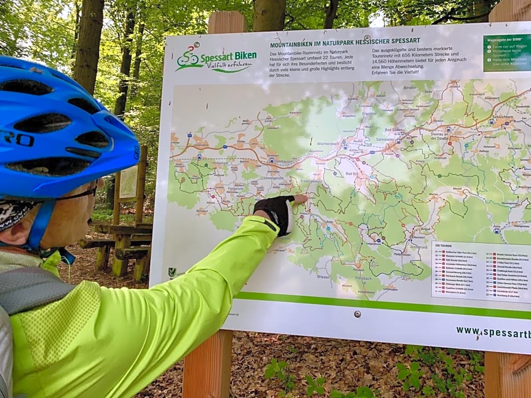 Ab Langenselbold übernahm Guide Klaus die Routenführung. Er zeigt Bikern nicht nur die schönsten Ecken im Spessart, sondern schildert auch Wege aus und hilft bei der Trailpflege. 