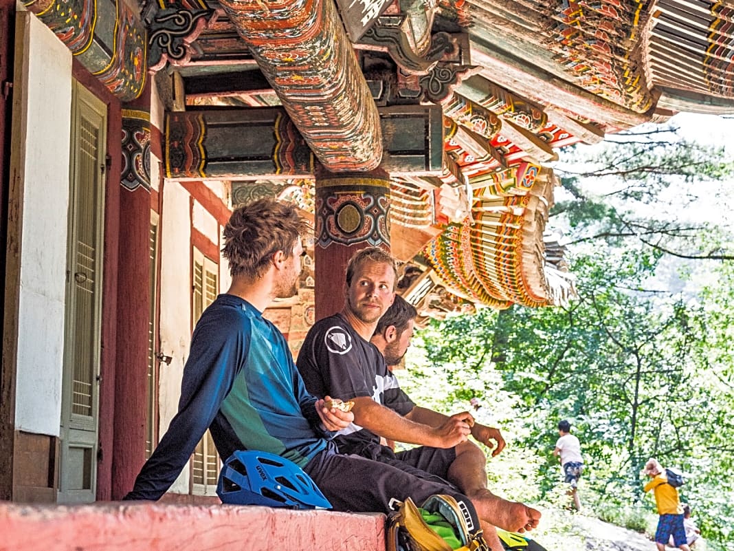 In den buddhistischen Tempeln leben vereinzelt noch Mönche.