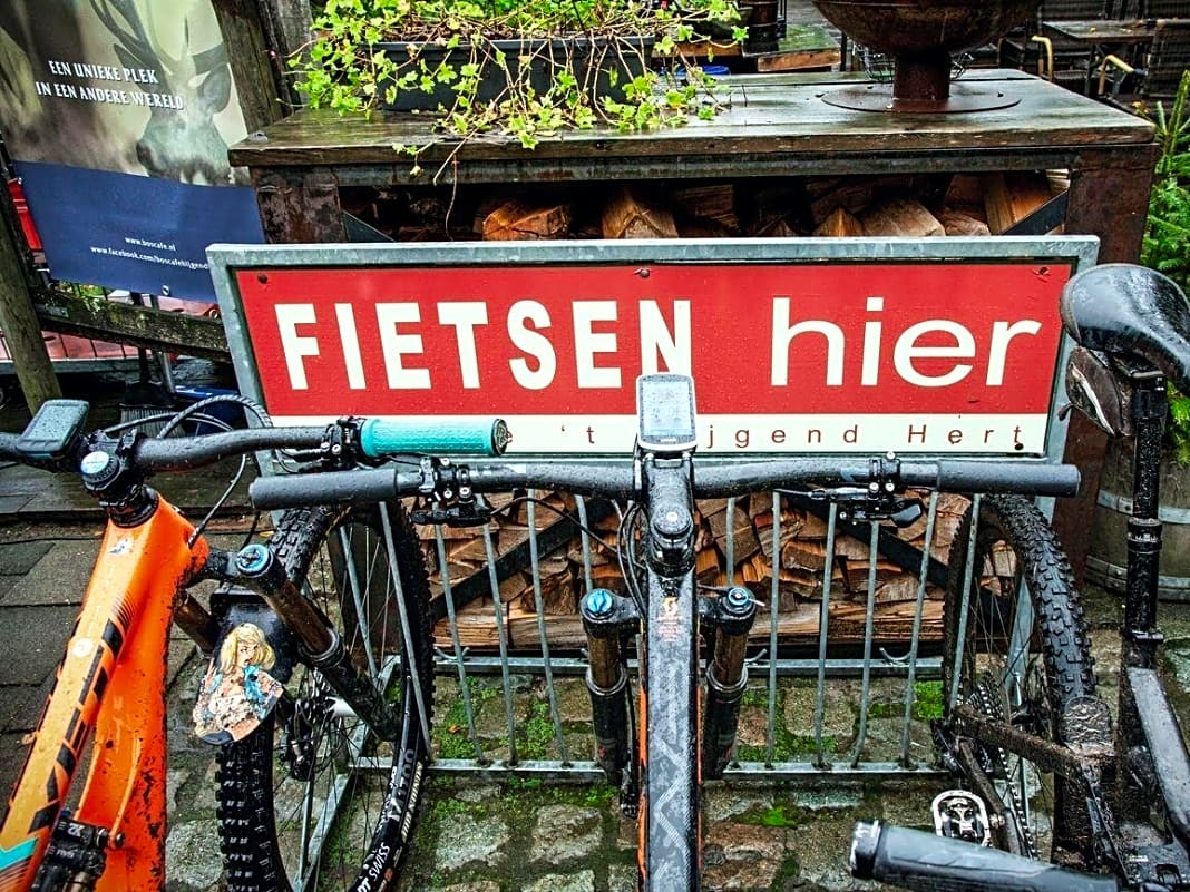 Heißen die Fahrräder plötzlich Fietsen, befindet man sich bereits in den Niederlanden.