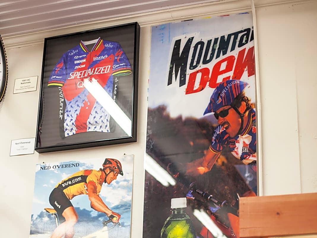 80er-Jahre Werbeplakate mit Ned Overend Mountain Bike Specialists.