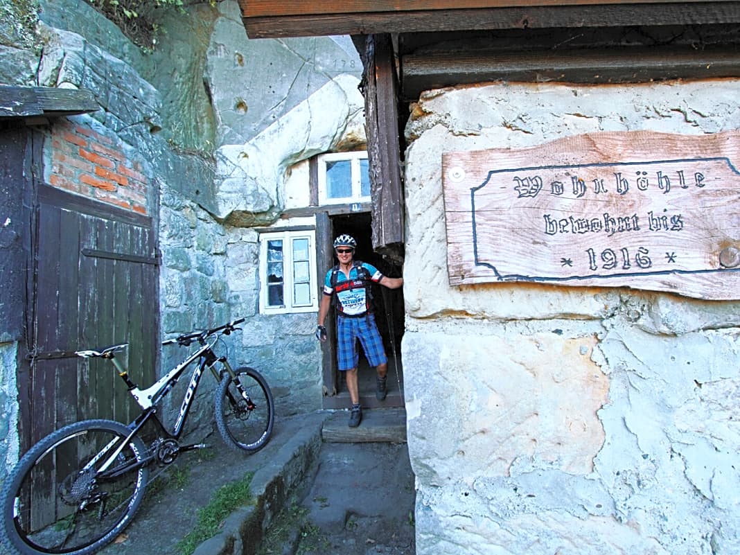 In Langenstein hausten bis zum Ersten Weltkrieg einige Bewohner in Sandsteinhöhlen.