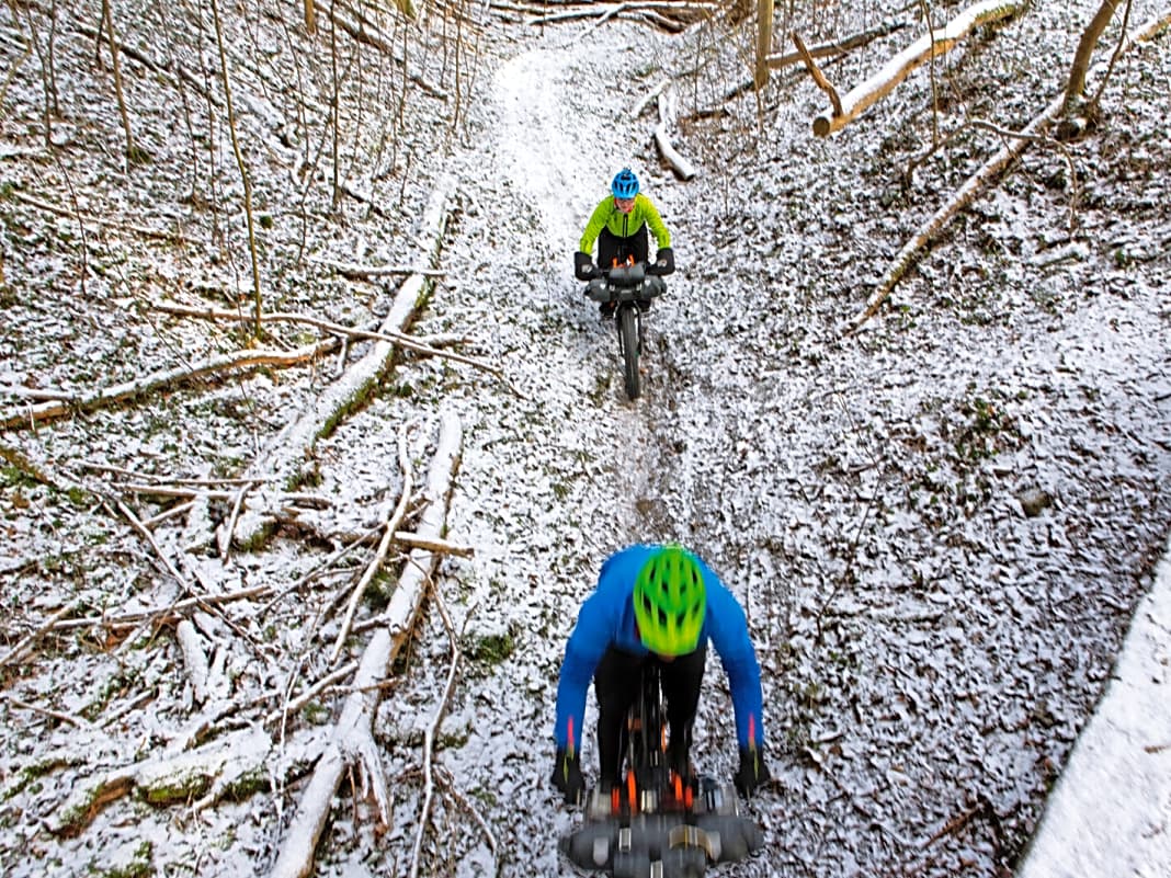 Abenteuer: Winterliche Bike-Tour mit Biwak im Wald: BIKE-Autor Gunnar Fehlau wagte ein besonderes Abenteuer mit Sohn Oskar.