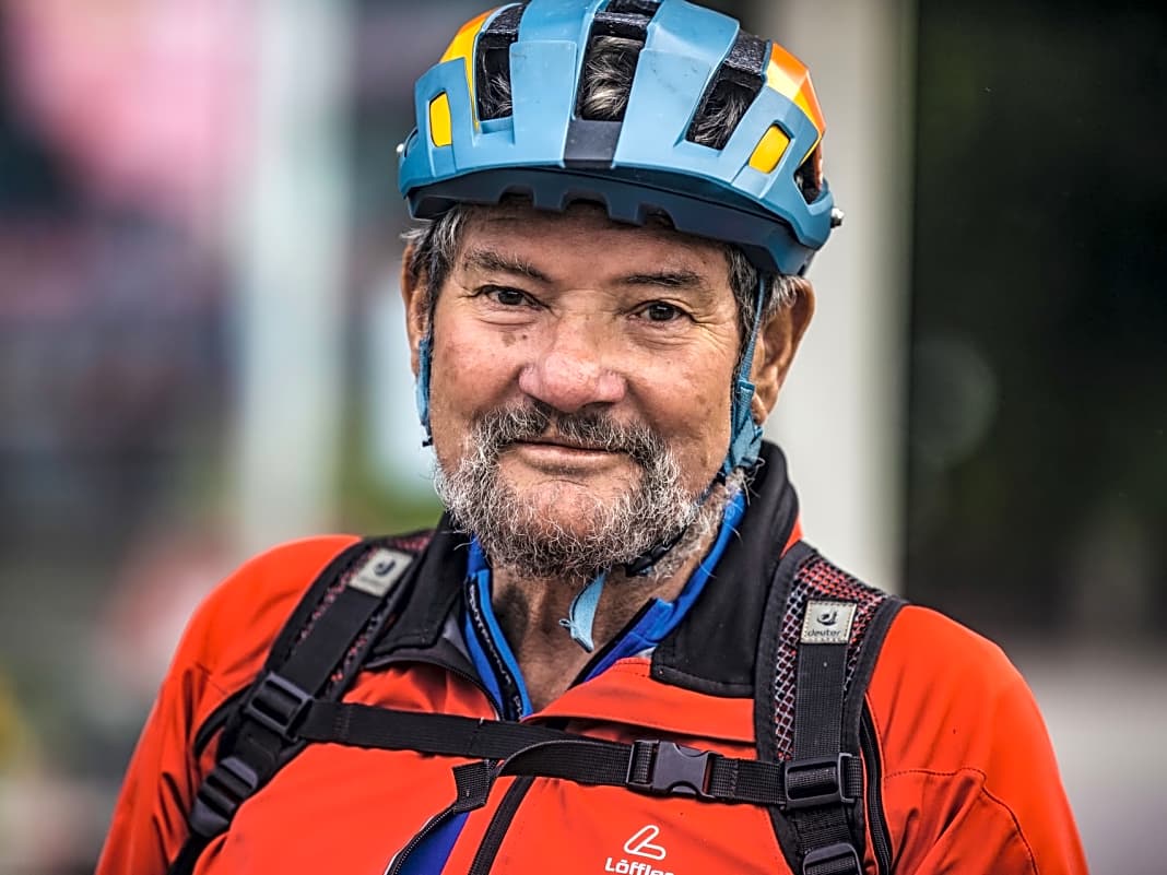 Alpinist mit Herz und Seele: Andi Heckmair (79) ist als Sohn des Erstbesteigers der Eiger Nordwand mit den Bergen großgeworden. Nach einem Lawinenunfall Ende der 70er Jahre konnte der Bergführer verletzungsbedingt seinen Beruf nicht mehr ausüben und sattelte aufs Mountainbike um.
