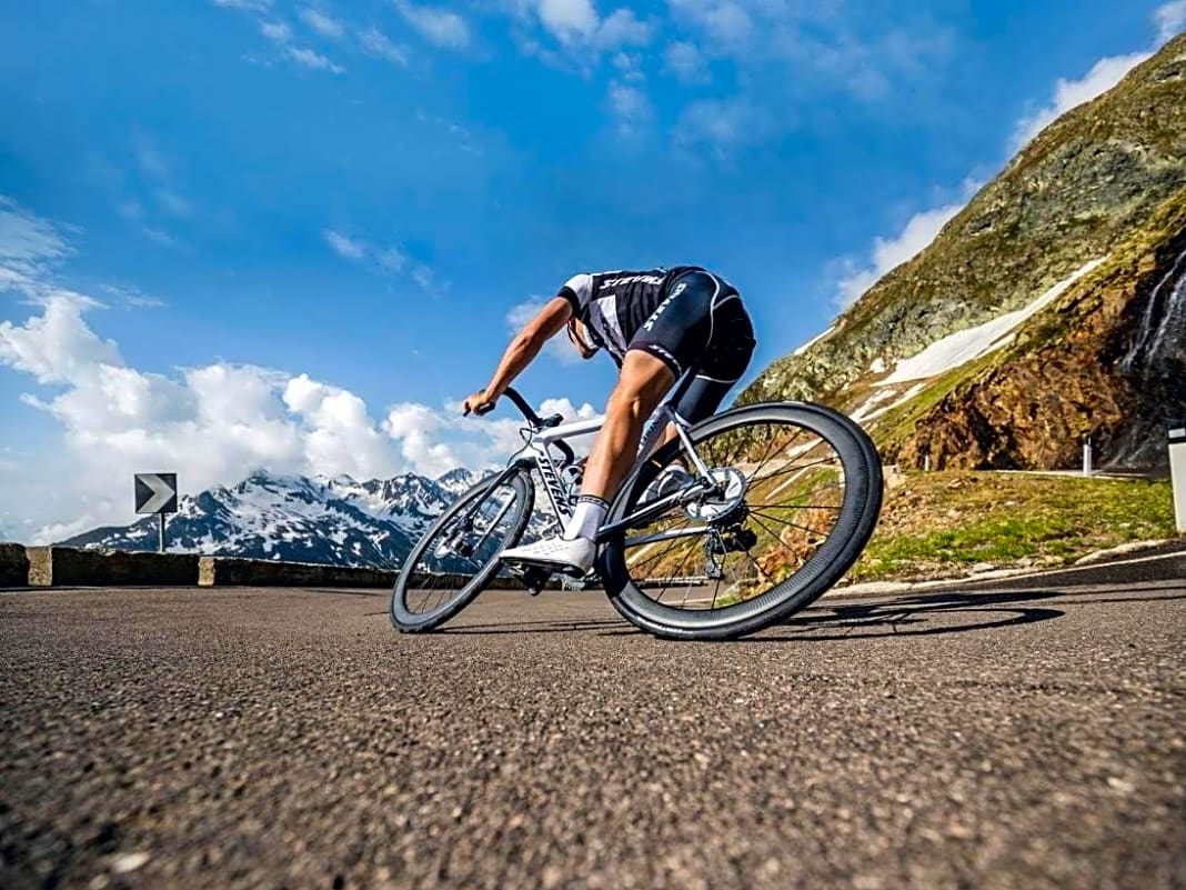 Carbon-Laufräder für Scheibenbremsen bis 1.200 Euro - Billig ballern: Carbonlaufräder um 1.000 Euro im TOUR-Test