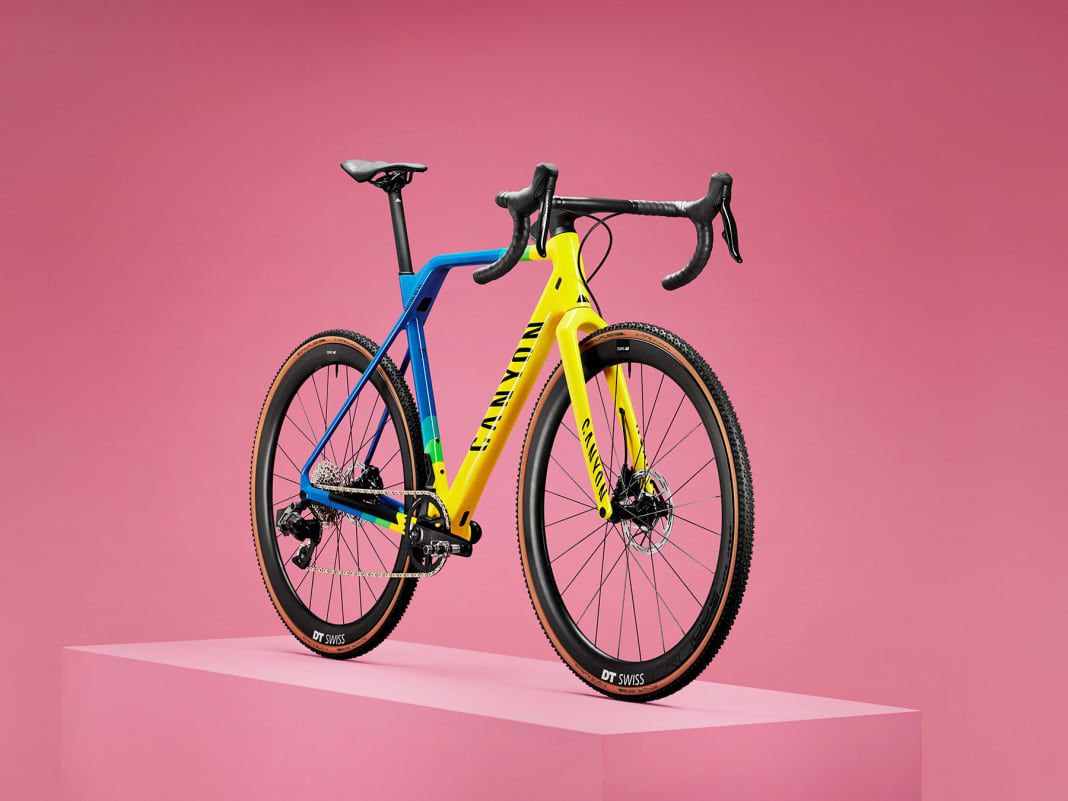 Cyclocross-Bike mit knalligen Farben & Powermeter