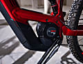 Der kräftige Bosch CX Gen4 treibt das Bike an und wird in der Serie von einem Bosch-Akku mit 625 Wattstunden befeuert. Mit Dual Battery System lässt sich die Kapazität sogar auf 1125 Wattstunden aufbohren.