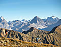 Aus der Gondel raus, rein in den Trail. Der Alp Sanaspans bietet alle Facetten eines anspruchsvollen Enduro-Trails. Zudem ist er wie geschaffen, um an seinen Trailskills zu feilen.