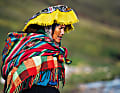 Peruanische Bäuerin in Quechua-Tracht. Klar, dass wir bei erster Gelegenheit das bunte Zeug auch gleich mal ausprobieren mussten.