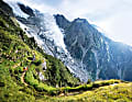 Chamonix: bis zur Eisgrenze – Von Juni bis August sind die Trails am Mont Blanc von Bergsportlern stark frequentiert. Deshalb hat man rund um den französischen Ort Chamonix gepflegte Alternativen für Biker ausgewiesen. Mit Lift!