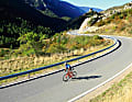 Einsame Wege: In den katalanischen Pyrenäen haben Rennradler die schönsten Straßen für sich allein.