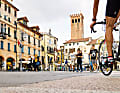 Bassano del Grappa lockt in seiner hübschen Altstadt mit typisch ­italienischem Flair.
