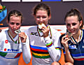 Einzelzeitfahren Juniorinnen: Gold Karlijn Swinkels (Niederlande), Silber Lisa Morzenti (Italien), Bronze Juliette Labous (Frankreich)