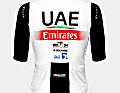 Auf der mittleren Rückentasche gibt es beim 2023er Trikot von UAE Team Emirates einen schwarzen Streifen 