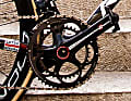 Interessantes Detail: Bei der Kurbel muss Hansen auf ein älteres Fabrikat zurückgreifen (2014 oder früher), da bei neuen Modellen keine 180 Millimeter Länge mehr angeboten wird. Genauso wie die Laufräder sind bei der Kurbel  Keramiklager verbaut.

	