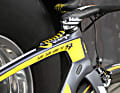 Das Team Direct Energie wird von FSA als Ausrüster gesponsewrt. Laufräder und die neue, aerodynamische Lenker-Vorbau-Kombination kommen von deren Untermarke Vision. Bei der Schaltung vertraut man auf Bewährtes: Shimanos Dura-Ace Di2.