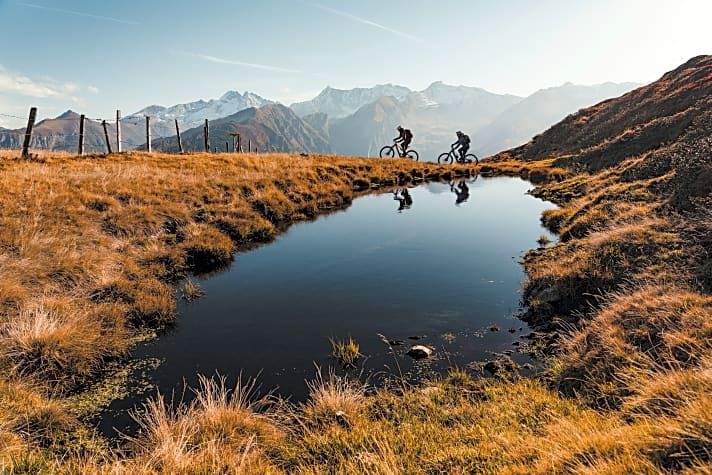Vierdaagse tocht door Tirol: rustieke hutten, legale paden en adembenemende bergreuzen – van Innsbruck tot de Brenner-grenskam.