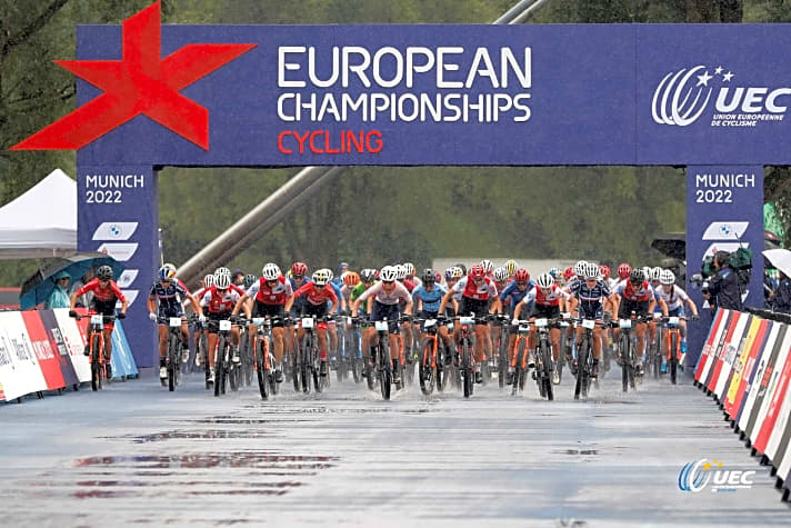 Im strömenden Regen starteten die Frauen bei den European Championships in München.