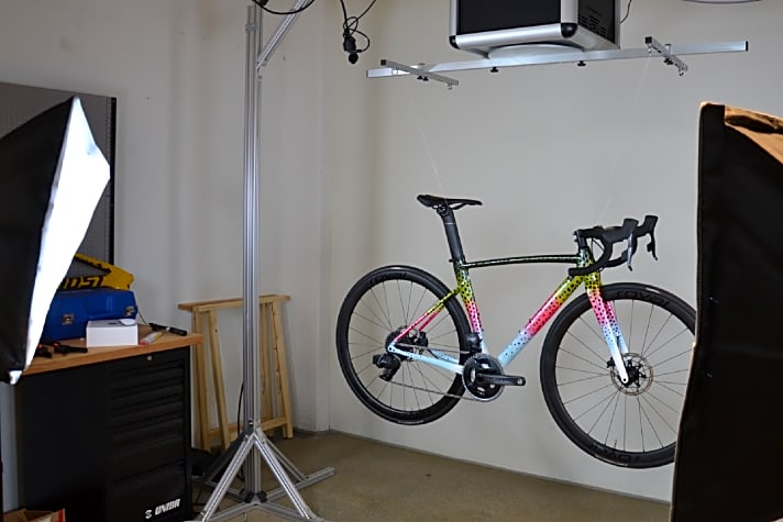 De fotostudio biedt optimale foto's van de refurbished fietsen - zelfs in 360 graden zicht.