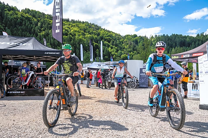  Auf dem Camp-Gelände finden sich dieses Jahr Deuter, KTM und Bärenbikes.