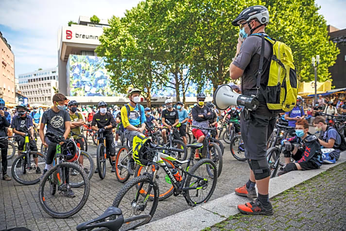   Die Biker-Demo in Stuttgart Anfang September. Der Wunsch: Legal biken in Stuttgarts Wäldern.
