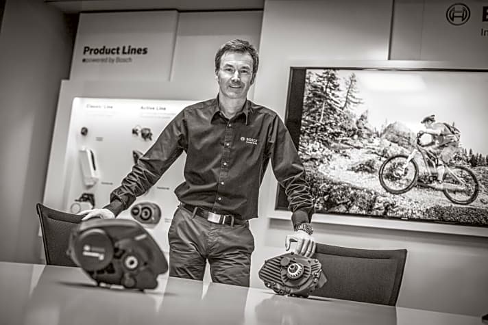   Hobby zum Beruf gemacht: Claus Fleischer, Geschäftsführer von Bosch eBike Systems, sitzt seit 26 Jahren auf dem Mountainbike, fuhr zeitweise sogar Downhill-Rennen. Zur Faszination E-MTB sagt er: "Ein E-Mountainbike muss man fahren. Das kann man nicht erklären."