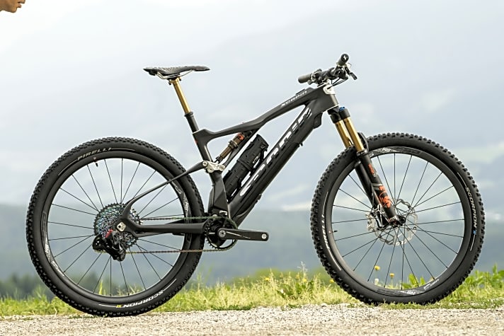   Trail-Biker bekommen mit dem E-Bone xrr 140 Millimeter Federweg an Front und Heck, ebenfalls auf 29er-Laufrädern.