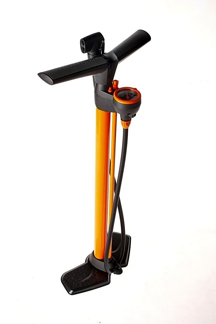 5 aus 16 Besonders für EMTBs Standpumpen BIKE