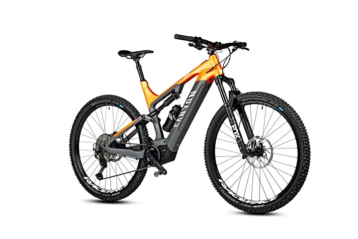   Canyon Neuron:On 8.0: 3999 Euro, 130/130mm, 23,8 kg, 504 Wh, 29".