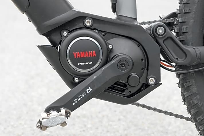   Die neueste Version des Yamaha PW-X2 kommt beispielsweise in E-Mountainbikes von Giant oder Raymon zum Einsatz. Wir haben den E-Bike-Antrieb bei unserem Motoren-Vergleichstest gegen Bosch, Brose und Shimano antreten lassen.