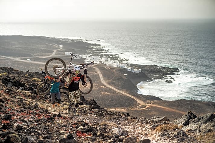  Hike your Bike: Auf Lanzarote muss man sich viele Abfahrten selbst erbuckeln.