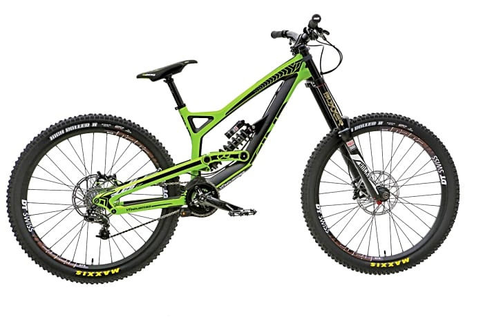   YT Tues CF Comp: Sensationelle 3499 Euro kostet das Carbon-Big-Bike in der günstigen "Comp"-Variante mit RockShox "Boxxer Team" und "Vivid R2C". Farben: Weiß oder Grün.