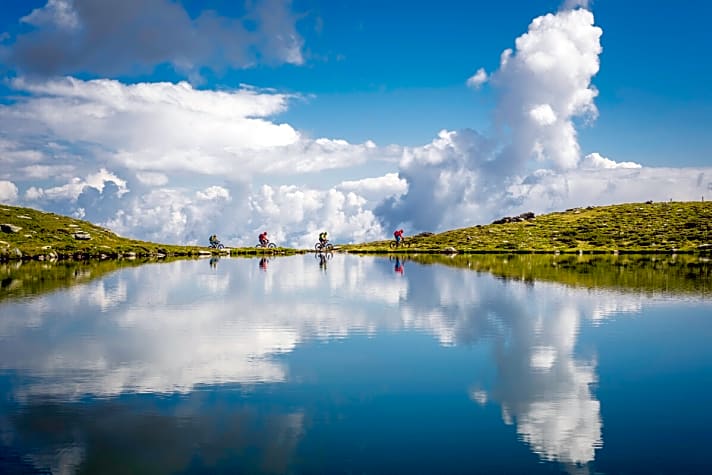   Das eigene Spiegelbild im Falkomai-See.
