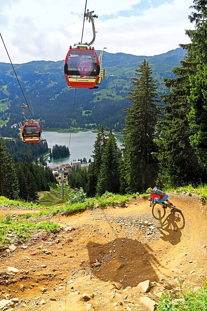   Wegen der perfekten Trail-Anlage steht der Bikepark Lenzerheide bei Gravity-Jüngern hoch im Kurs.