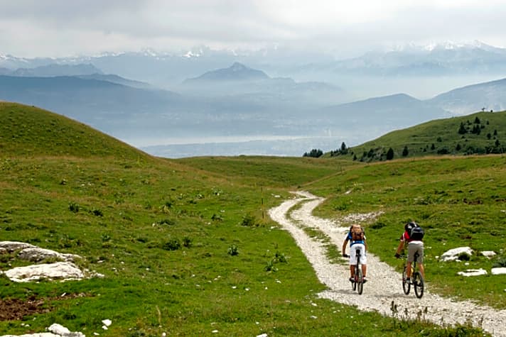   Mit dem Mountainbike durch den Schweizer Jura.