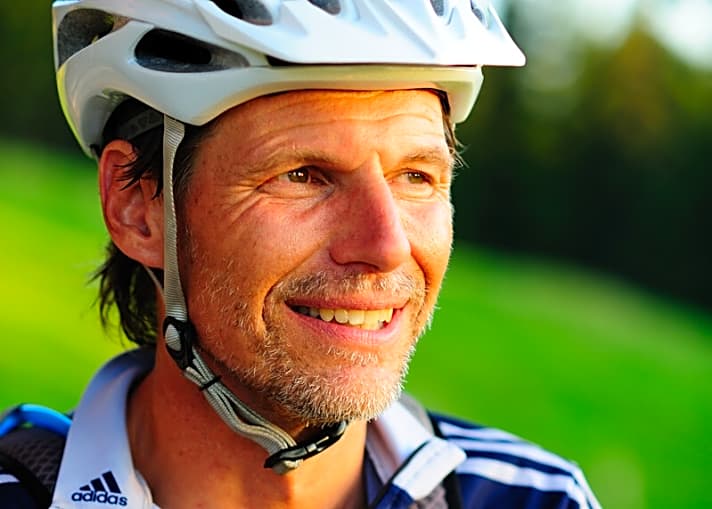   Fahrerprofil Matthias Rotter(BIKE-Autor): Alter 48, Biker seit seit 1987 Gewicht 84 kg, Größe 1,86 m Fahrertyp Tour/Transalp Lieblingsrevier Val di Susa, Piemont