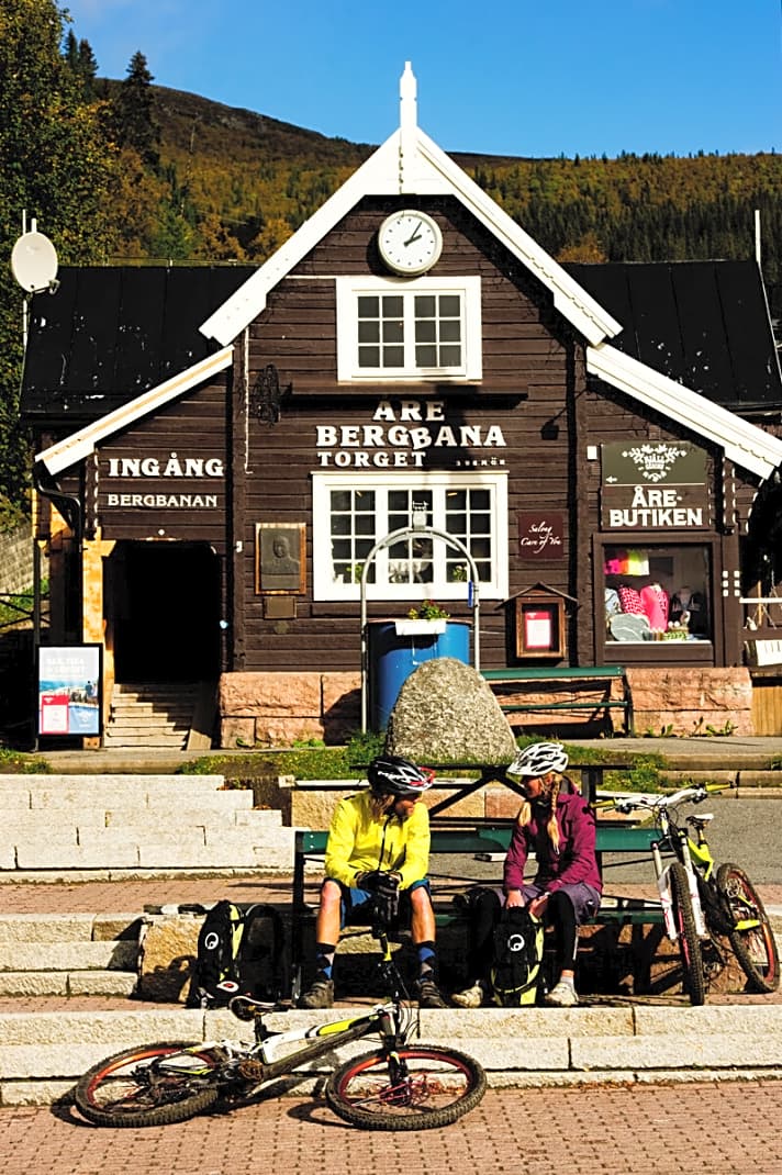   Talstation: Die Standseilbahn von Åre ist hundert Jahre alt und transportiert auch Biker.