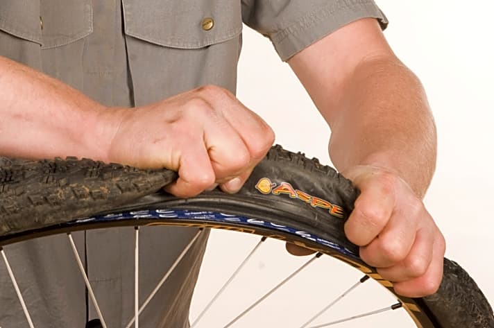 geht wegen einer dorne der reifen vom fahrrad kaputt