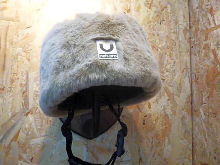   Eskimomütze für den Helm.