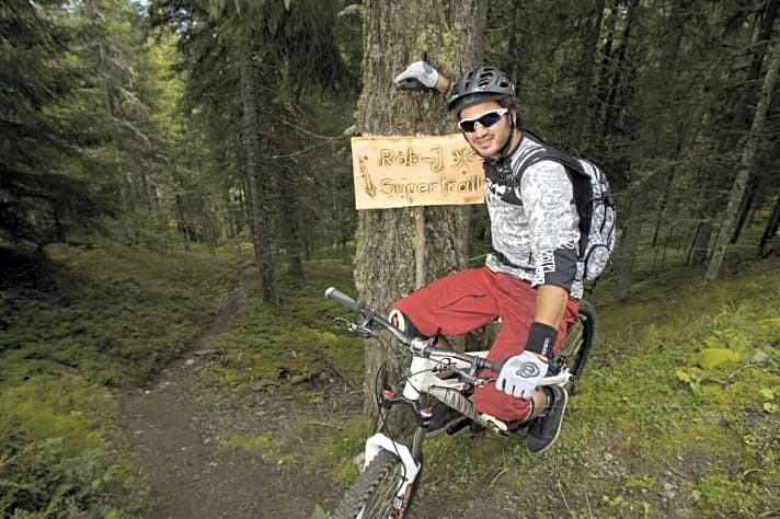   Rob J zählt zu den bekanntesten Mountainbikern Deutschlands. Im Freeride Jugendcamp gibt er seine Erfahrungen an den Nachwuchs weiter.